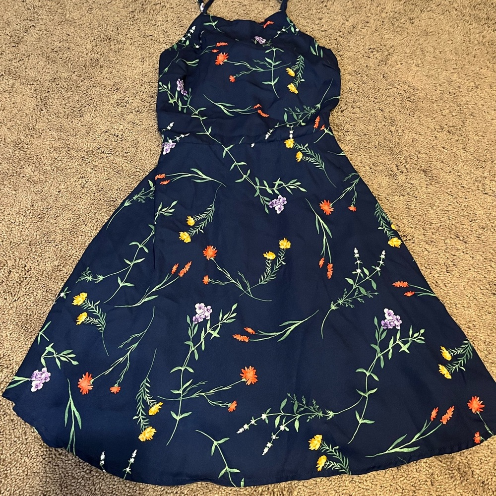 Lulu's Navy Floral dress size XS